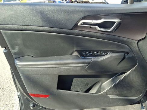 Used 2023 Kia Sportage EX image 14