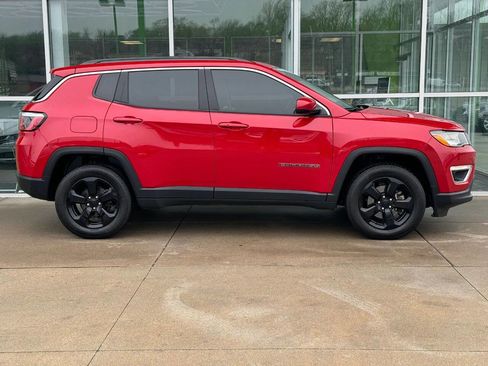 Used 2019 Jeep Compass Latitude AWD/4WD image 8