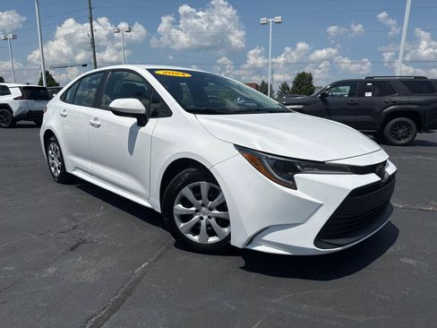 Used 2024 Toyota Corolla LE FWD image 2