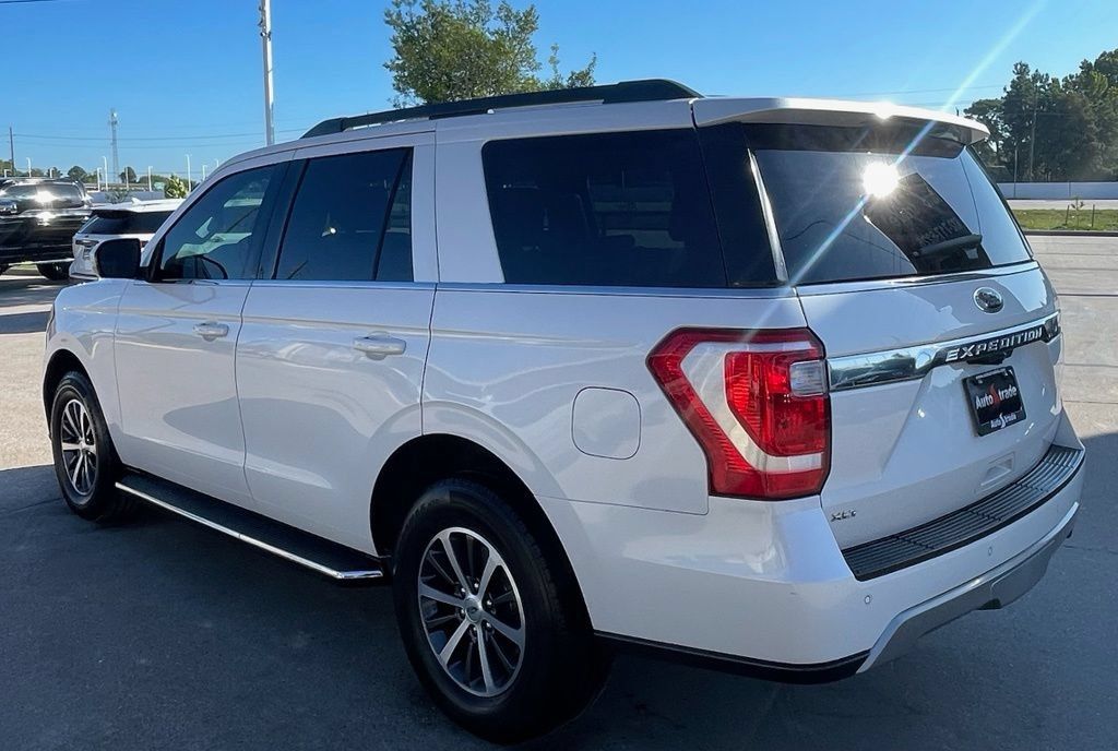 Used 2019 Ford Expedition XLT w/ Equipment Group 202A RWD image 3