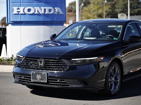 Used 2024 Honda Accord EX-L image 2
