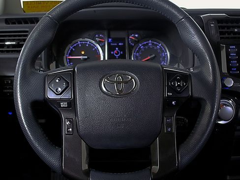 Used 2021 Toyota 4Runner Venture image 23