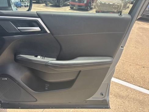 Used 2026 Mitsubishi Outlander SE FWD image 13