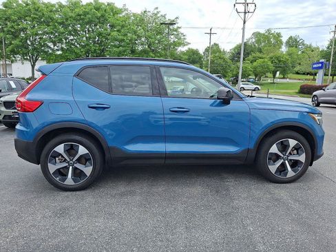 Certified 2024 Volvo XC40 B5 Plus w/ Climate Package AWD/4WD image 7