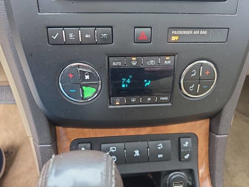 Used 2008 Buick Enclave CXL w/ Entertainment Package #4 image 24