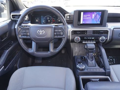 Certified 2025 Toyota Tacoma SR5 AWD/4WD image 10