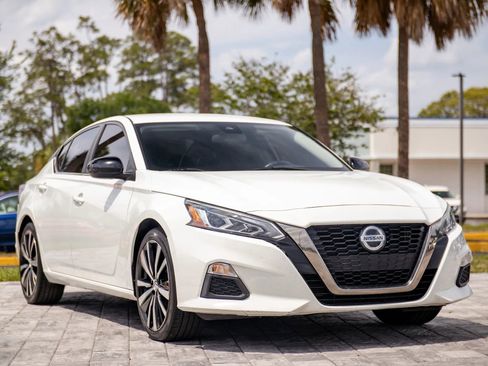 Used 2021 Nissan Altima 2.5 SR FWD image 1