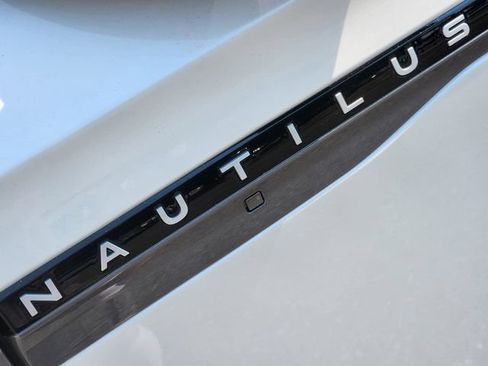New 2026 Lincoln Nautilus Reserve w/ Jet Appearance Package AWD/4WD image 16