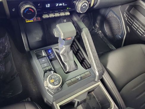 Used 2024 Toyota Tacoma TRD Off-Road w/ TRD Off Road Upgrade Package AWD/4WD image 19