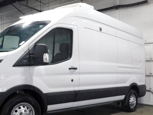 Used 2023 Ford Transit 250 High Roof AWD w/ Exterior Upgrade Package image 23