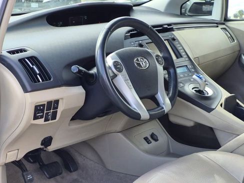 Used 2010 Toyota Prius Five image 10