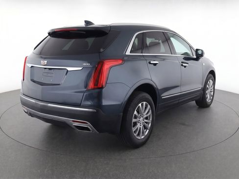 Used 2021 Cadillac XT5 Premium Luxury FWD image 4