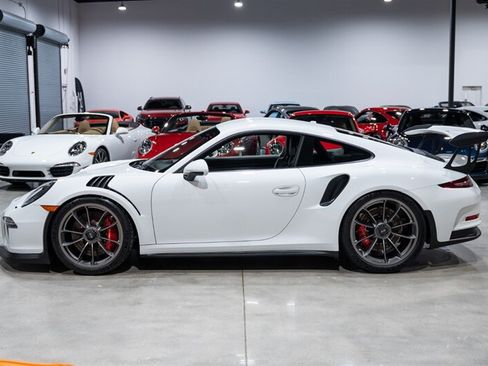 Used 2016 Porsche 911 GT3 RS RWD image 3
