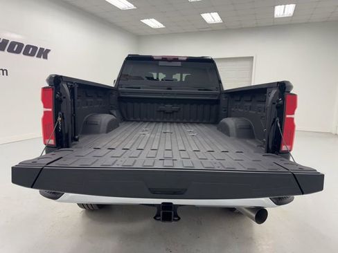 Used 2025 Chevrolet Silverado 2500 LTZ w/ LTZ Plus Package image 29