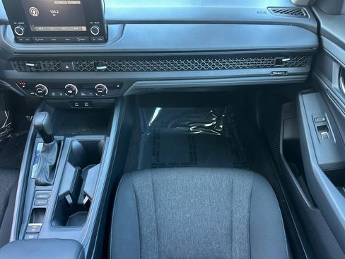 Used 2025 Honda Accord SE image 28