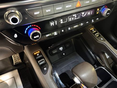 Used 2022 Kia Telluride SX w/ Nightfall Edition Package image 30