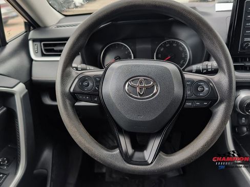 Used 2021 Toyota RAV4 XLE image 15