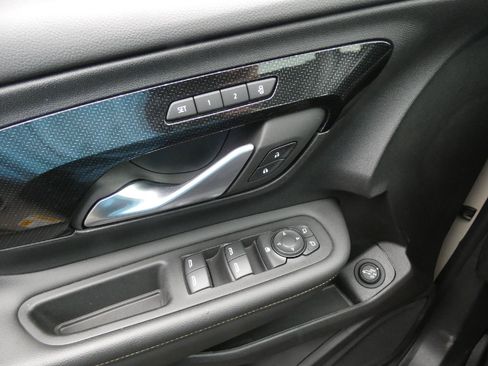 Certified 2022 GMC Terrain AT4 w/ Tech Package AWD/4WD image 20