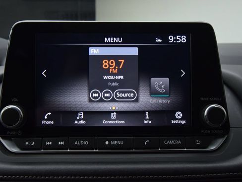 Used 2025 Nissan Rogue SV AWD/4WD image 15