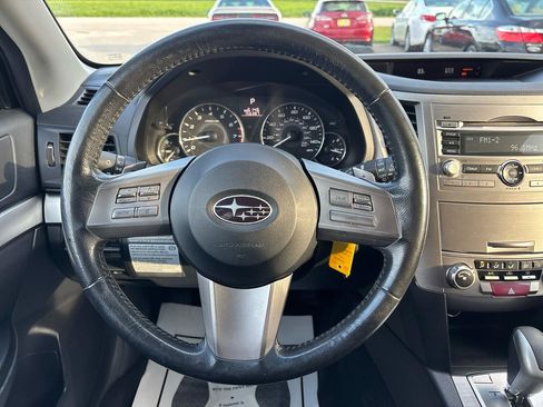 Used 2011 Subaru Outback 2.5i Premium AWD/4WD image 13