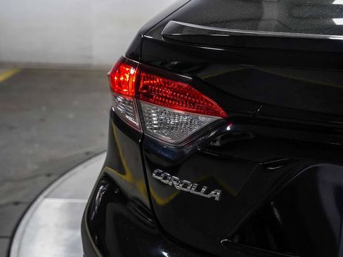 Certified 2024 Toyota Corolla SE w/ SE Premium Package FWD image 12