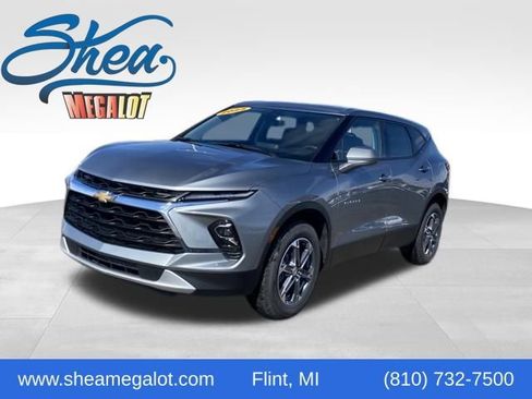 Certified 2025 Chevrolet Blazer LT FWD image 1