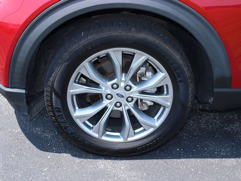 Used 2021 Ford Explorer XLT w/ Equipment Group 202A AWD/4WD image 5