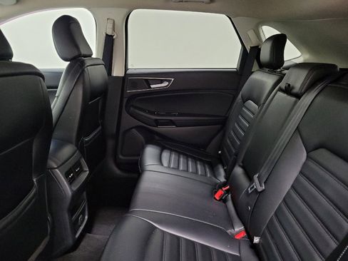 Used 2020 Ford Edge SEL AWD/4WD image 18