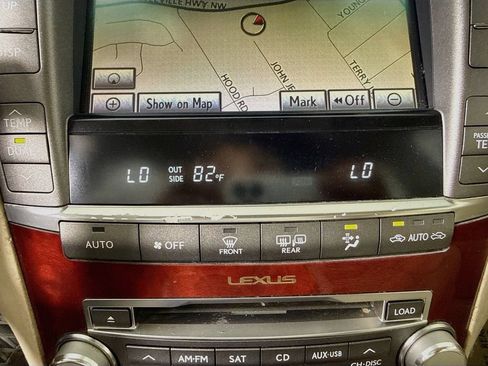 Used 2010 Lexus LS 460 RWD image 16