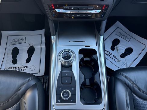 Used 2020 Ford Explorer Platinum w/ Premium Technology Package image 20