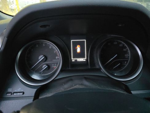 Used 2021 Toyota Camry SE image 8