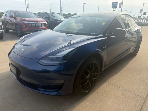 Used 2022 Tesla Model 3 RWD image 1