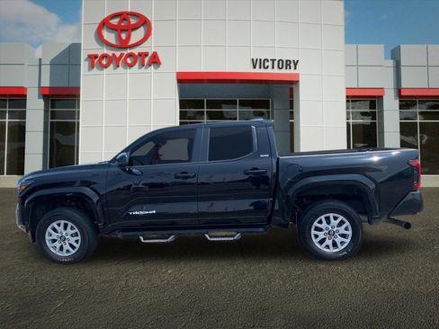 Used 2024 Toyota Tacoma SR5 AWD/4WD image 6