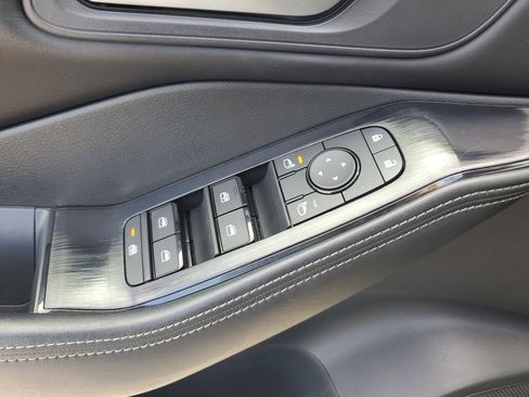 Certified 2024 Nissan Rogue SV image 23