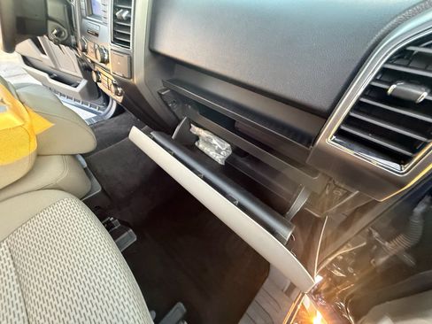 Used 2018 Ford F150 XLT w/ Trailer Tow Package image 31