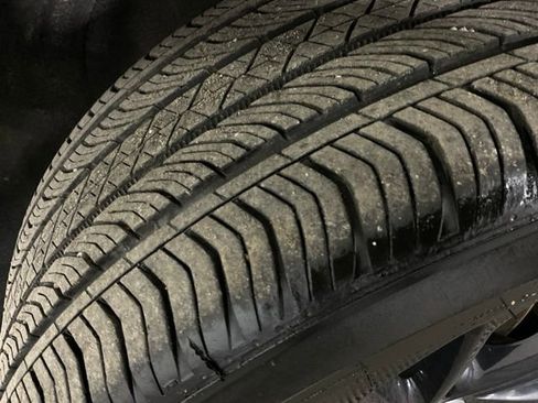 Used 2021 Buick Envision Essence w/ Technology Package I image 45