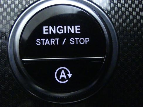 Used 2022 Mercedes-Benz C 300 Sedan image 23