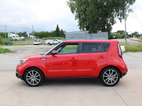 Used 2019 Kia Soul ! FWD image 5