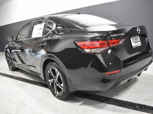 New 2025 Nissan Sentra SV image 3