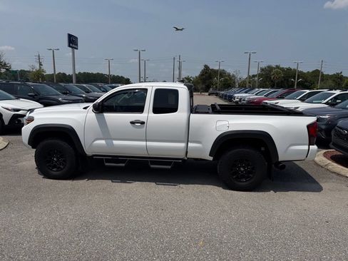 Used 2020 Toyota Tacoma SR w/ SX Package AWD/4WD image 10