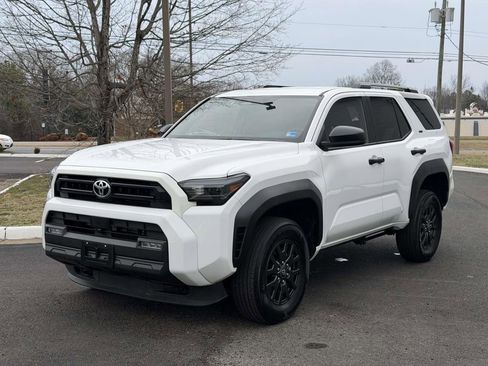 Certified 2025 Toyota 4Runner SR5 AWD/4WD image 24