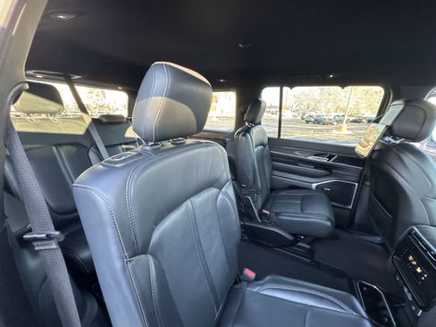 Used 2022 Jeep Wagoneer Series III w/ Convenience Group I image 28