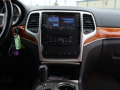 Used 2012 Jeep Grand Cherokee Overland image 22
