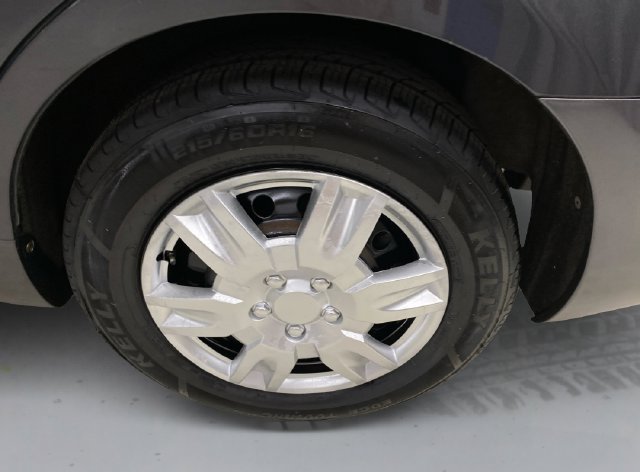 Used 2009 Toyota Camry LE FWD image 18