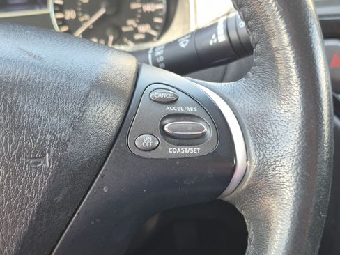 Used 2017 Nissan Pathfinder SV AWD/4WD image 20