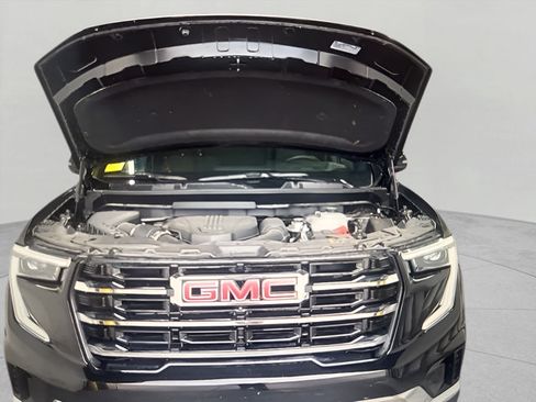 Used 2025 GMC Acadia Elevation FWD image 16