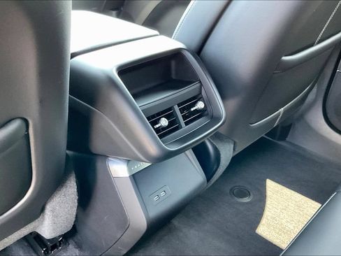 Used 2024 Cadillac Lyriq Tech RWD image 10