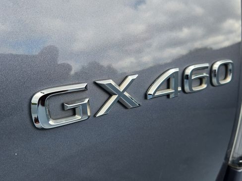Used 2017 Lexus GX 460 Premium w/ Premium Package AWD/4WD image 9