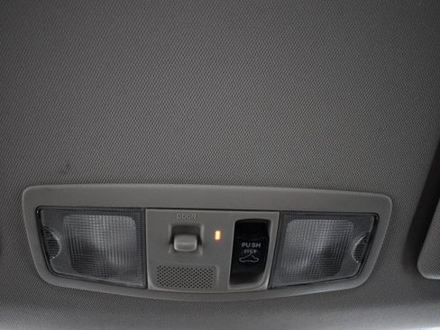Used 2017 Mitsubishi Outlander SE AWD/4WD image 22
