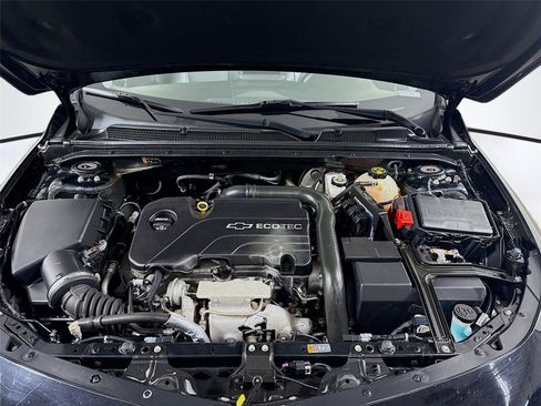 Used 2017 Chevrolet Malibu LT w/ Leather Package image 23